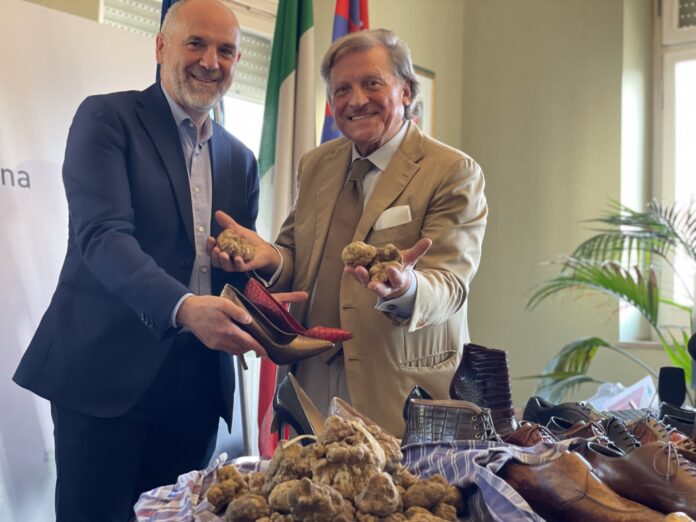 Il Sindaco Luca Lisi con Silvano Lattanzi 2
