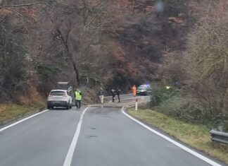 Apecchio, frana sulla strada regionale 257