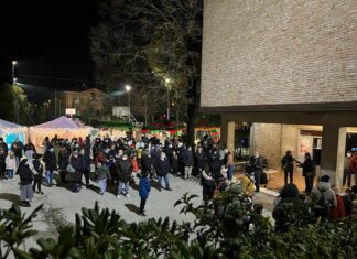 “Bellocchi Comunità”, dopo l’accensione dell’albero ecco la raccolta fondi per le famiglie in difficoltà