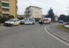 Fano, postina in scooter tamponata da auto e medicata sul posto