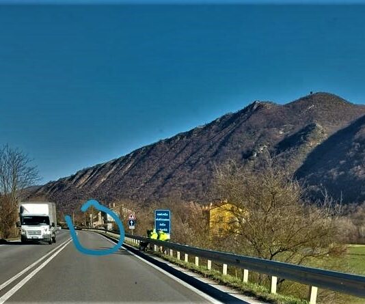 Nuovo autovelox tra Cagli e Acqualagna: controlla il limite dei 70 nell’arco di due chilometri (uno per direzione)