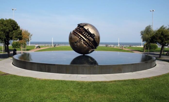 Sfera-Grande-Pesaro-Arnaldo-Pomodoro-780x470