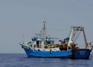 Incidente su un peschereccio al largo di Fano, morto un marinaio