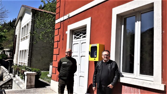 Defibrillatore all'esterno del Museo del Territorio