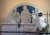 La Vergine col Bambino e Santi: a Urbino si presenta il restauro della lunetta di Luca Della Robbia