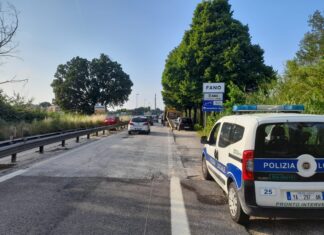 Fano, tamponamento sulla Due Mari. Un ferito in ospedale