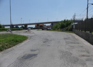 Fano, cade pedone urbinate urtato da una vettura