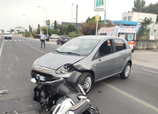 Fano, scontro moto-auto: ferito centauro mondolfese