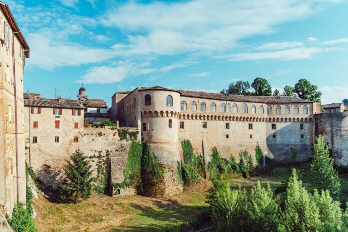 Palazzo Ducale veduta dal Metauro