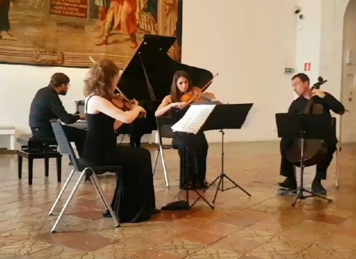 Concerto nella Sala del trono 1