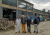 Sindaco e Piergentili in visita alla vetreria alluvionata a Cantiano: “Lavorare insieme perché il territorio e il tessuto economico ripartano quanto prima”