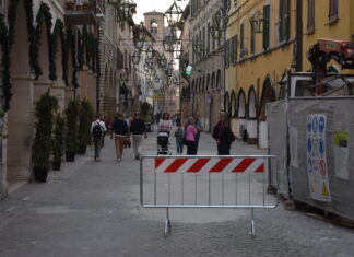 Finalmente restaurato riapre a Fossombrone Corso Garibaldi