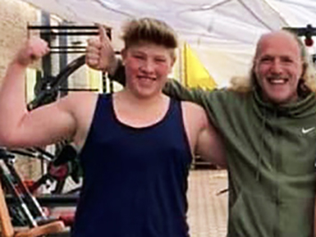 Filippo in palestra con il titolare Federico Aguzzi (Duzo)