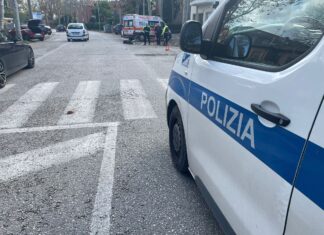 Fano, in ospedale ciclista di 64 anni urtata da una vettura
