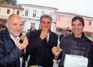 Il presidente Francesco Acquaroli in visita alla Fiera: “Acqualagna e il suo tartufo nel circuito delle eccellenze”