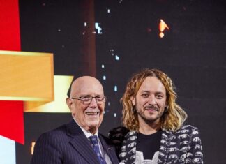 Angelo Cruciani riceve il Leone d’Oro dei China Awards 2022 a Milano. Con lui premiato anche Cannavaro
