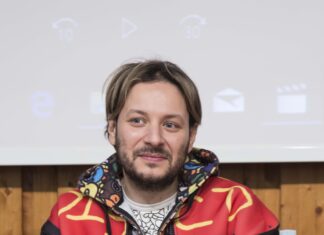 Lo stilista Angelo Cruciani incontra gli studenti del Cecchi