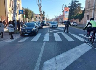 Fano, tamponamento a tre in viale Gramsci