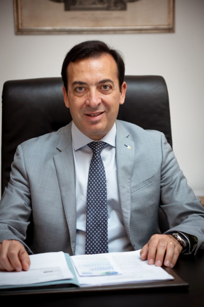 Foto direttore generale Giacomo Falcioni light