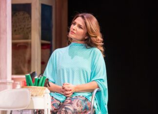 Fiori d’acciaio a Fano con Tosca D’Aquino, Martina Colombari, Gioia Spaziani, Martina Difonte, Stefania Micheli e Rossella Pugliese