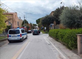 Fano: scontro tra due auto, a bordo anche una neonata