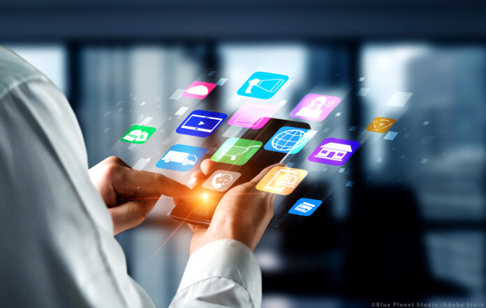 Omni channel technology of online retail business. Multichannel