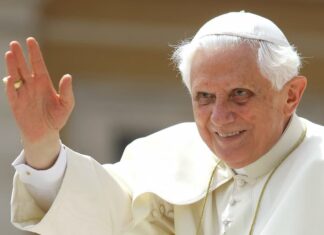A Gubbio col prof Girlanda, don Stefano Bocciolesi e monsignor Fausto Panfili si parla di Benedetto XVI