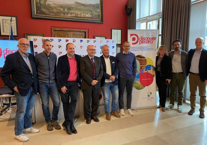I soci del consorzio insieme a Sindaco e Vicesindaco di Pesaro
