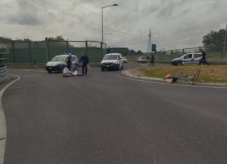 Fano, ciclista trasportata in eliambulanza dopo lo scontro con un furgone