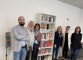 Nei parchi, fuori da negozi, lungo le strade… da oggi a Fano la Little Free Library è anche in azienda!