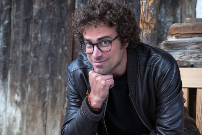 Matteo-Cavezzali-presenta-Il-labirinto-delle-nebbie_articleimage