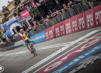 Giro d’Italia, a Fossombrone il timbro di Healy