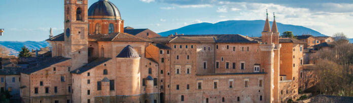 urbino-e-le-rocche-tra-i-colli-del-montefeltro-un-tour-tra-arte-e-passato-1920x1080-1200x350