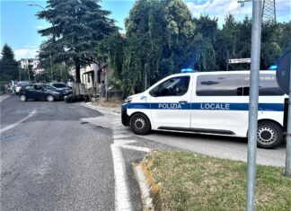 Fano, scontro auto-motorino: ferito fanese di 45 anni