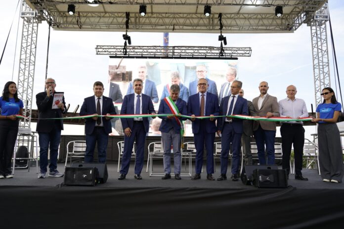 Taglio Nastro