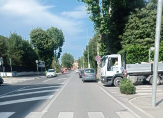 Fano, scontro all’incrocio: in ospedale ciclista di 59 anni