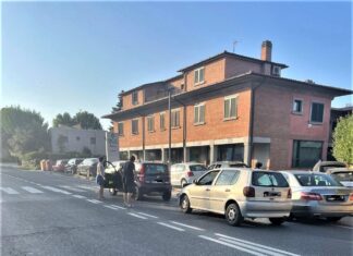 Fano, tamponamento davanti alla polizia locale