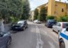 Fano, anziana ciclista scivola sull’asfalto bagnato e cade a terra