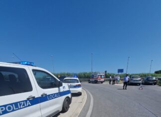 Fano, Suv urta bici: ciclista in ospedale