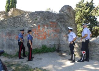 Imbrattarono mura romane a Fano, quattro denunciati