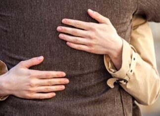 Pesaro, tecnica dell’abbraccio, furto finito male. Arrestate due rumene