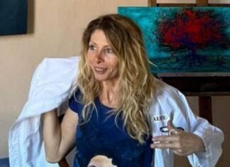 Fano, Raffaella Paoloni: “La mia pittura si sposa con l’amore per il mare”