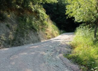 Strada di Morenicchia ridotta a colabrodo, i residenti chiedono supporto al Comune di Gubbio