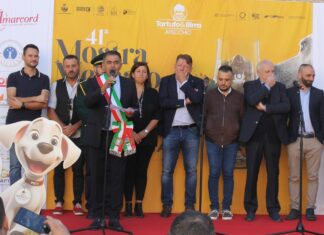 Taglio del nastro alla Mostra Tartufo di Apecchio. Domani il concerto di Orietta Berti