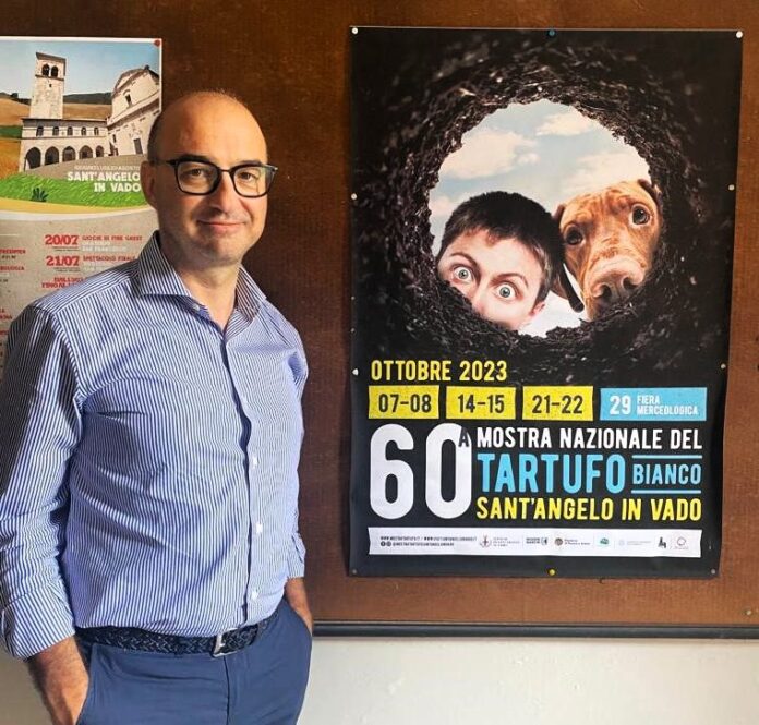Stefano Parri presenta la nuova immagine della 60 Mostra 1