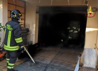 Colli al Metauro, incendio in un garage, una persona assistita dai sanitari
