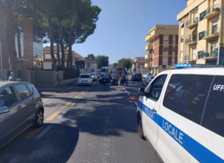 Fano, ciclista soccorsa dall’eliambulanza. Incidente in via Roma