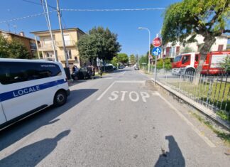 Fano, scontro vicino all’ospedale: feriti i due automobilisti