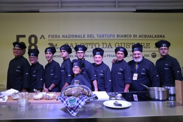Staff della Scuola di Cucina APCI guidati da Antonio Bedini