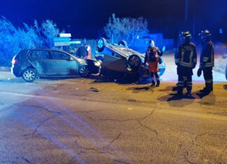 Fano, rocambolesco urto sull’Adriatica. Tre feriti